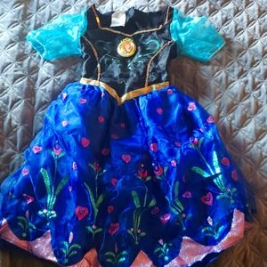 Light up frozen small girls size 3/4 dress 👗